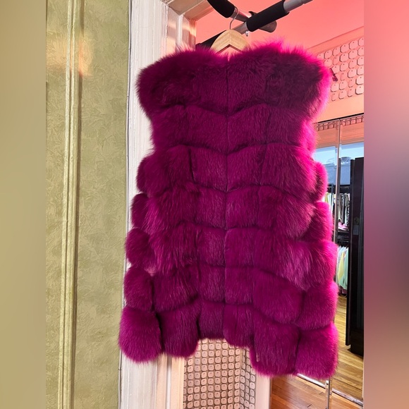 Gorgeous real dyed fox fur in size 4 - Picture 4 of 9